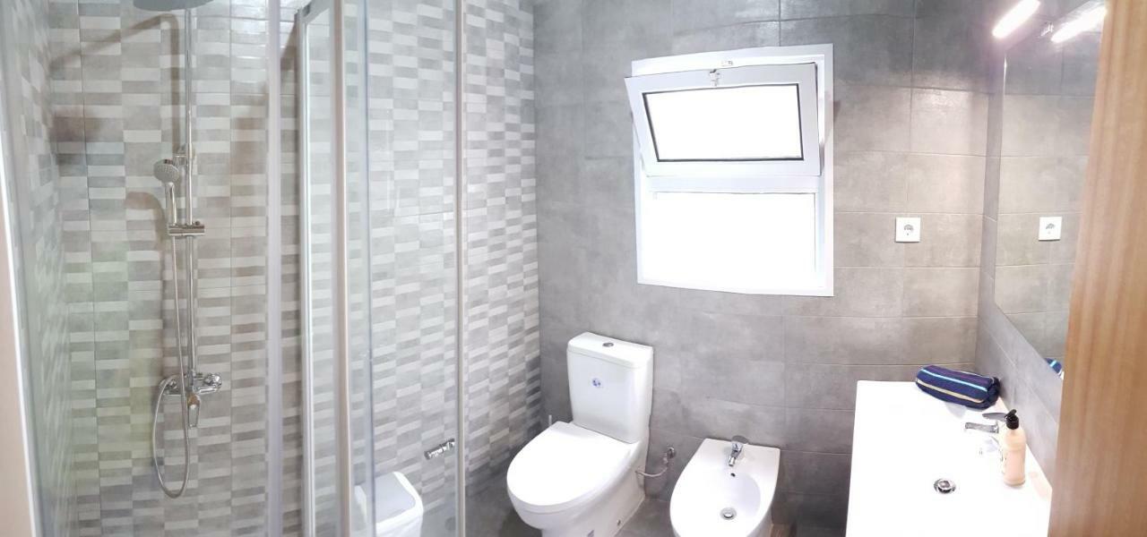 Join Our Relaxed House Near The Beach - Mosteiros 모스테이루스 외부 사진