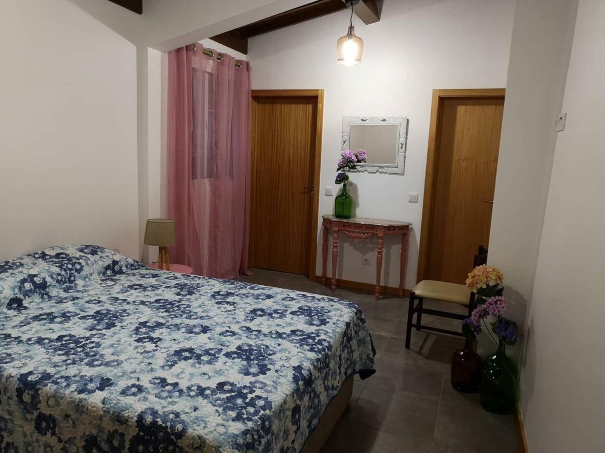 Join Our Relaxed House Near The Beach - Mosteiros 모스테이루스 외부 사진
