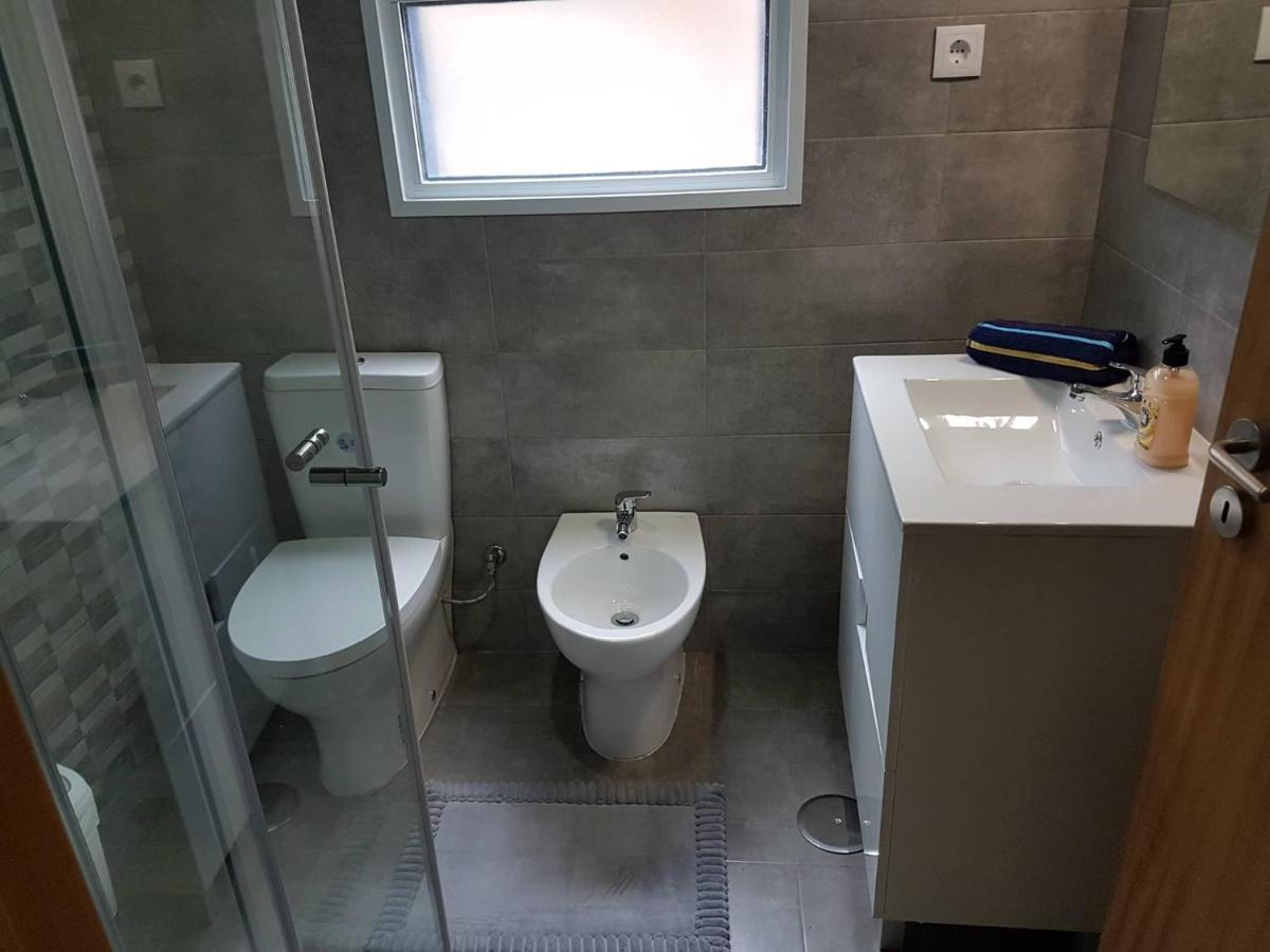 Join Our Relaxed House Near The Beach - Mosteiros 모스테이루스 외부 사진